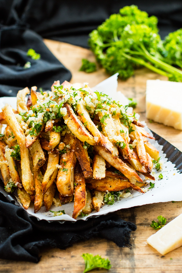BakedParmesanGarlicFries1 bits and bites