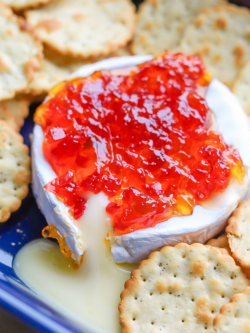 baked brie with red pepper jelly.