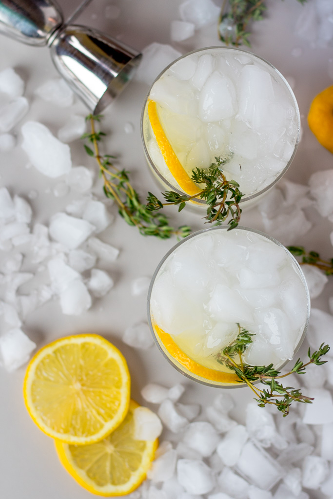 This gin and lemonade cocktail recipe is so perfect for hot summer days. It's a delicious 2-ingredient cocktail that's so easy and fun to make different variations.