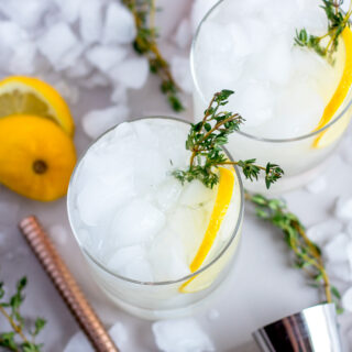 This gin and lemonade cocktail recipe is so perfect for hot summer days. It's a delicious 2-ingredient cocktail that's so easy and fun to make different variations.