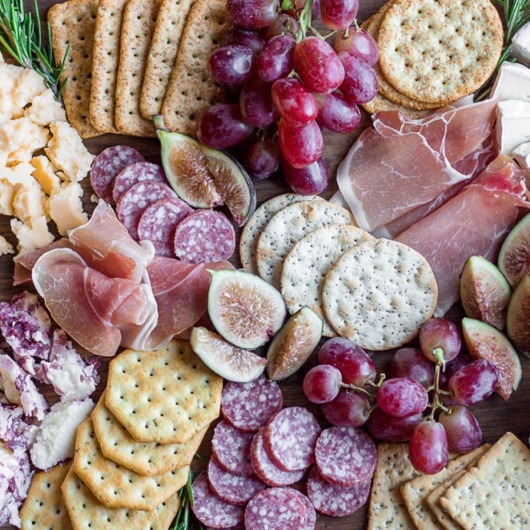thanksgiving charcuterie board.
