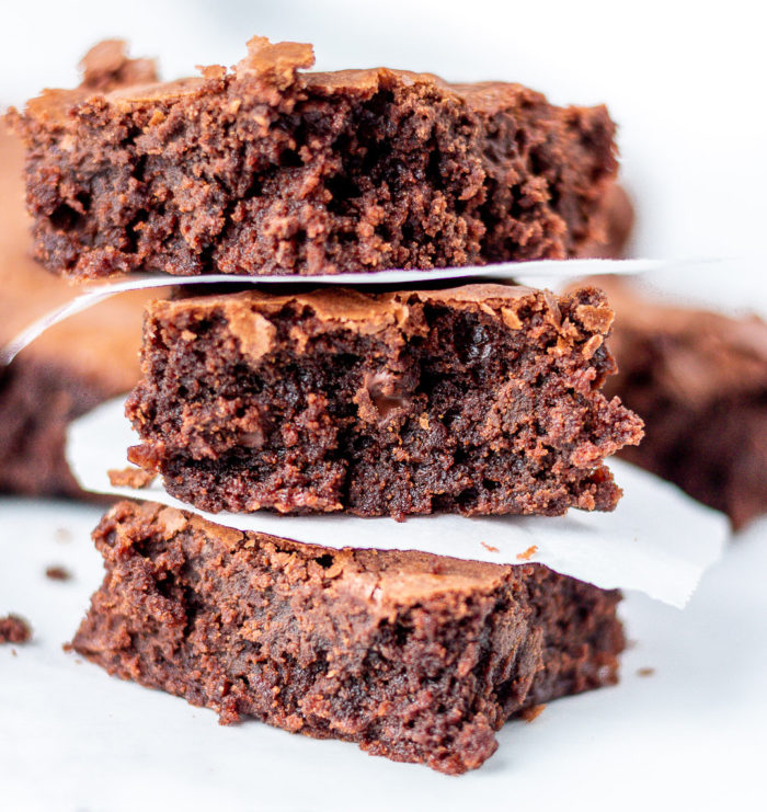 These are the best box brownie hacks! I'll show you all the ways that you can make box brownie mix taste homemade, and everyone will love them. by bits and bites #boxbrowniehacks #boxbrownierecipe