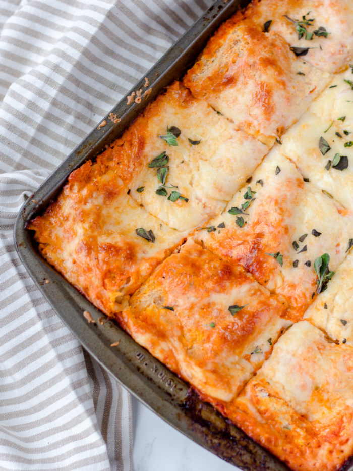 This easy oven-ready lasagna is a fool-proof lasagna recipe and is perfect if you're looking for a romantic, Italian at-home valentines day date night idea. 