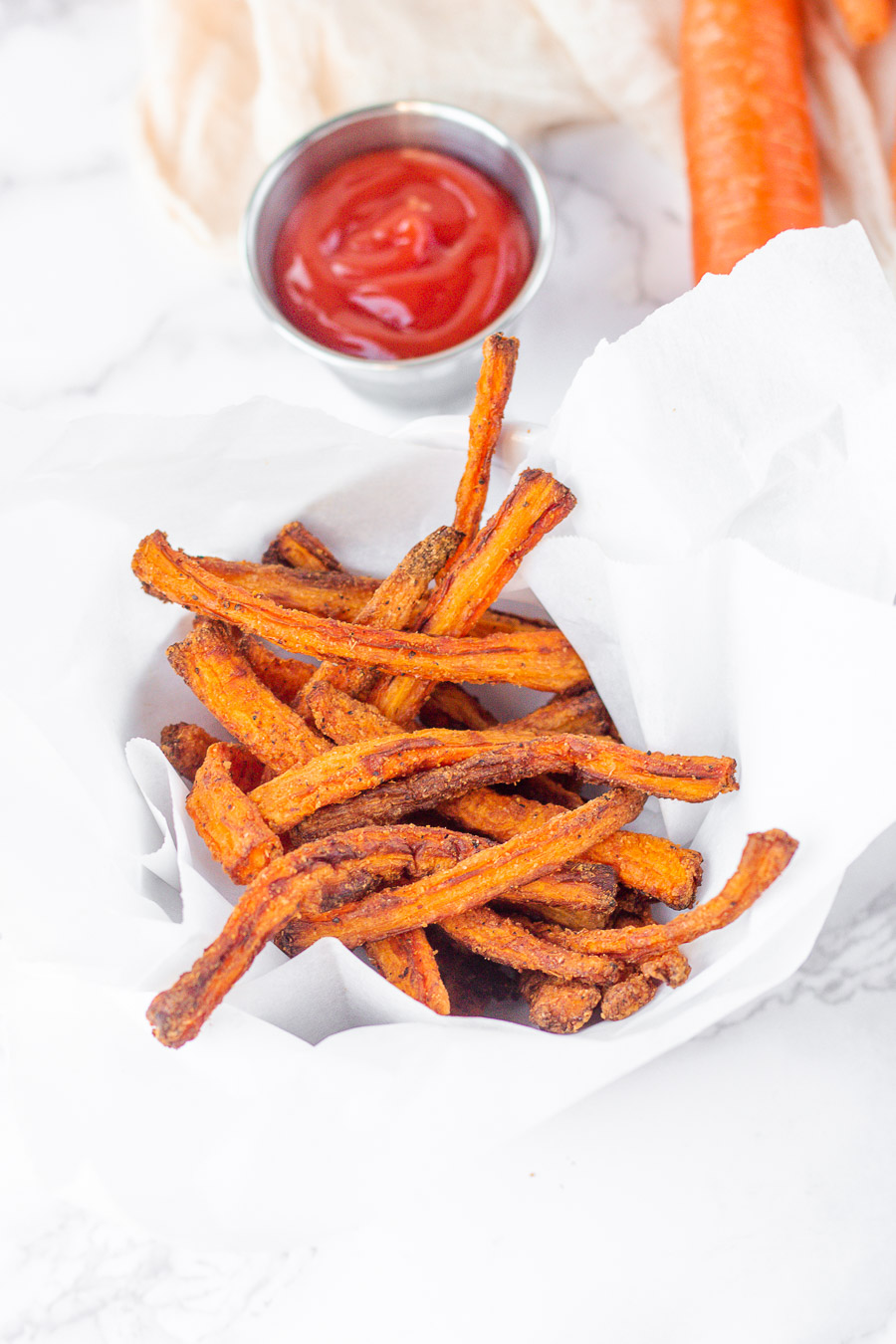 These healthy air fryer carrot fries are one of the best air fryer fries recipes. They are perfect for any weeknight dinner side dish recipe, and are one of the easiest ways to cook carrots!