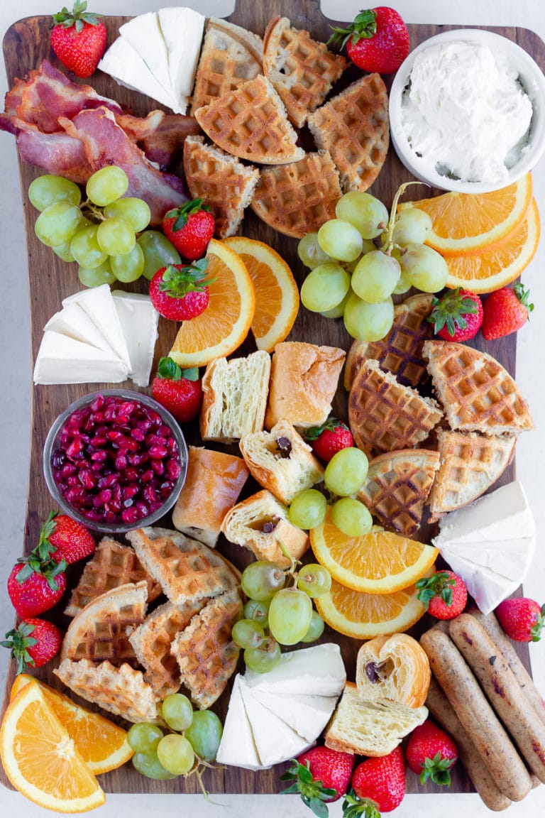 The Best Brunch Charcuterie Board (easy breakfast ideas!)