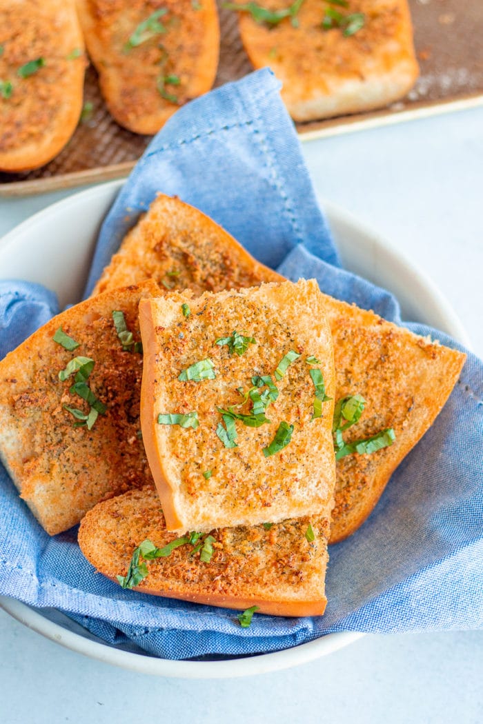 Garlic bread in the air fryer is my favorite way to make homemade garlic bread. It's so simple and done in just 5 minutes.