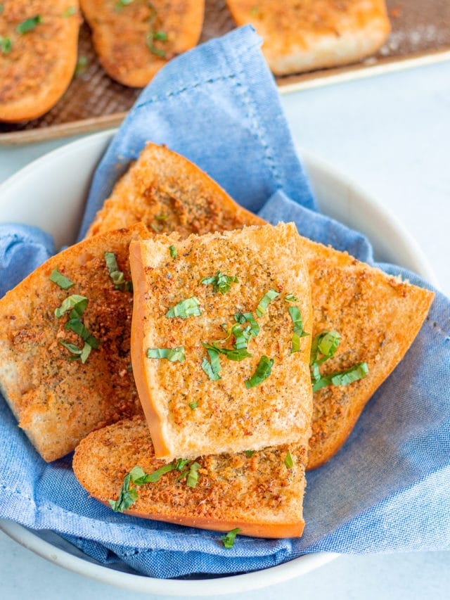 Air Fryer Garlic Bread bits and bites