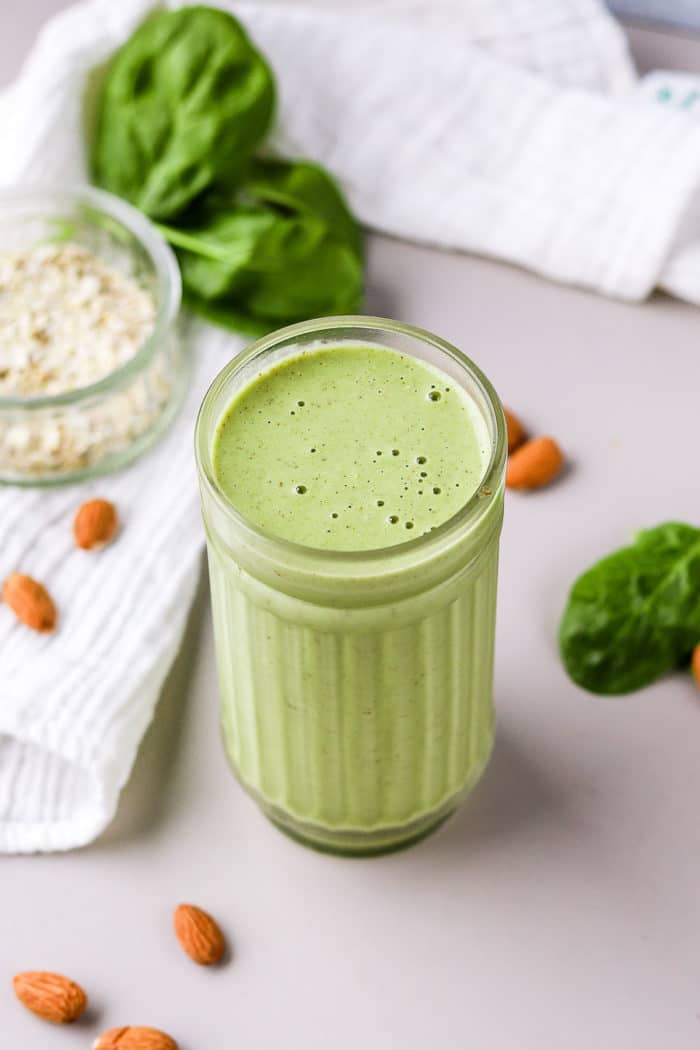 This almond butter smoothie with spinach, banana and oats is such an easy green smoothie recipe! Not to mention super delicious, and well-balanced for an ideal breakfast recipe. 