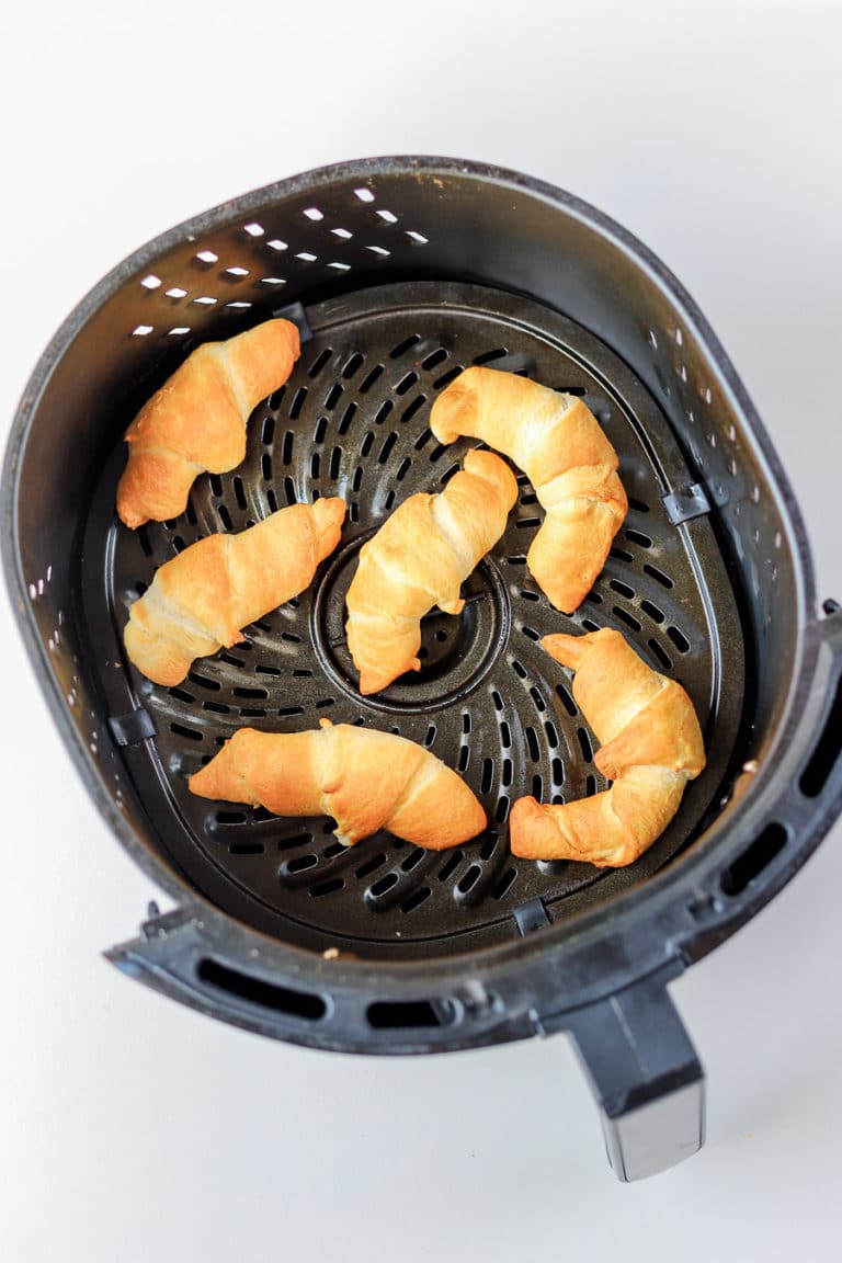 I truly think crescent rolls in the air fryer are better than crescent rolls in the oven. They turn out so perfectly golden brown on the outside and soft on the inside. Here's how to make crescent rolls in the air fryer.