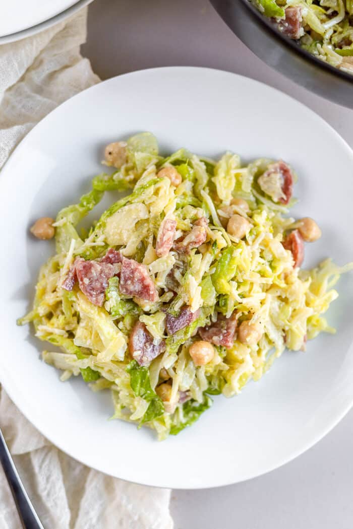 I can't say I've ever been to La Scala, but what I can say is that I get why the Kardashians claim the La Scala Chopped Salad to be one of their favorite salads. This copycat recipe is amazing.