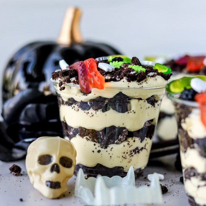 This Halloween dirt cake is such an adorable no-bake dessert recipe! It is perfect for any Halloween party and not to mention one of my favorite desserts.