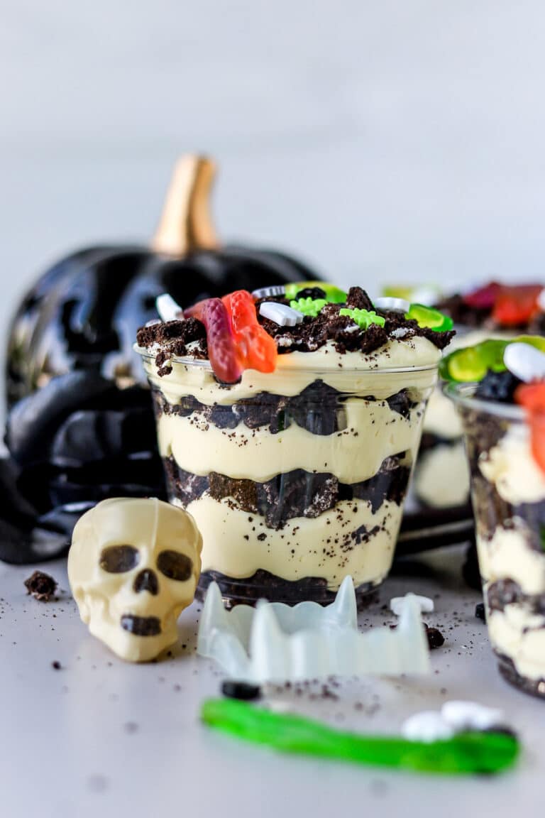 This Halloween dirt cake is such an adorable no-bake dessert recipe! It is perfect for any Halloween party and not to mention one of my favorite desserts.