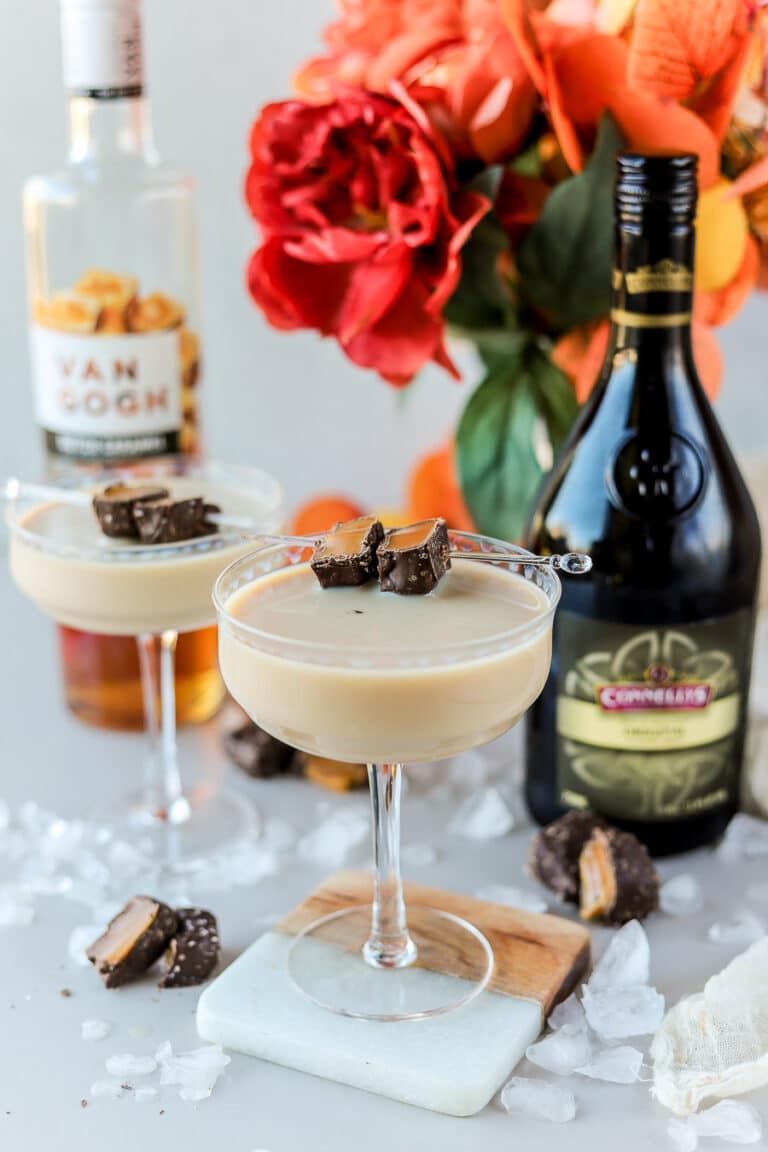 This salted caramel martini is one of my favorite dessert martini recipes for fall and winter. It's perfectly sweet, creamy and so cozy.