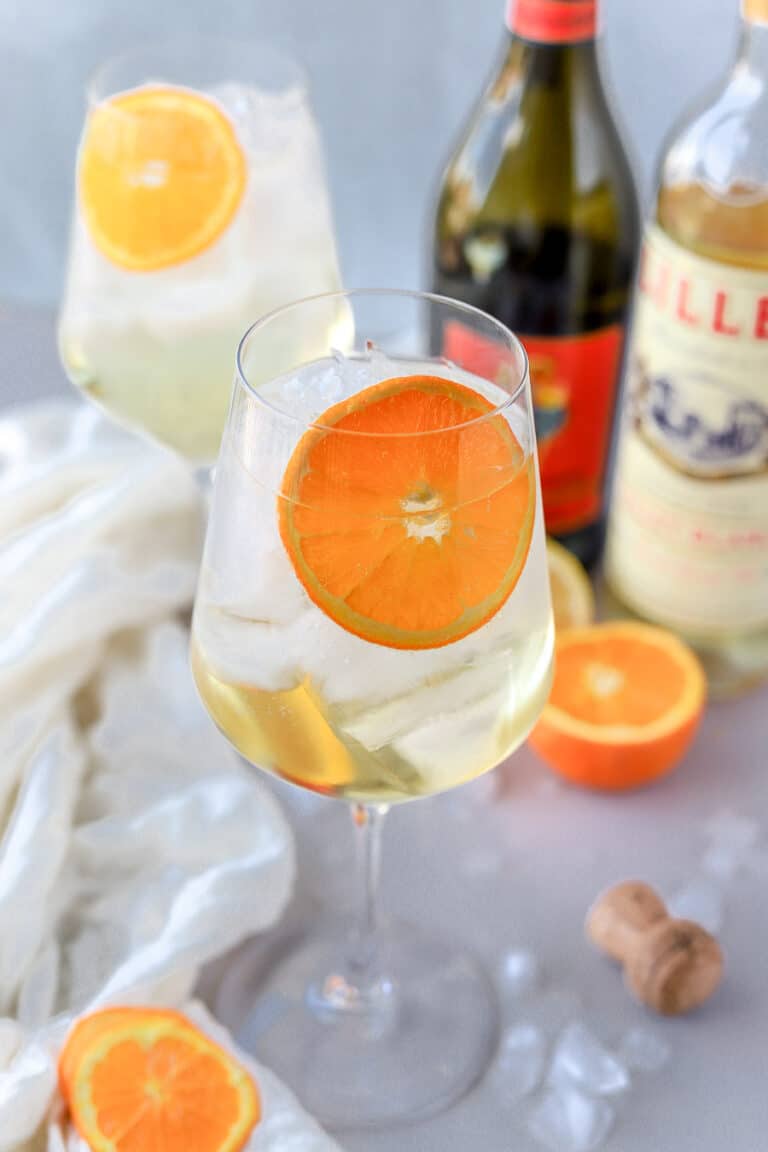 Lillet Blanc Spritz Recipe (refreshing & easy!) - bits and bites