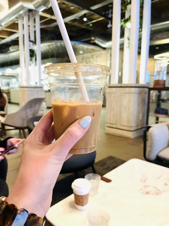 Iced latte vs iced coffee, what is truly the difference? Both can be delicious and refreshing coffee beverages, but let's figure out the main difference between the two to help you figure out which one you will like best. 