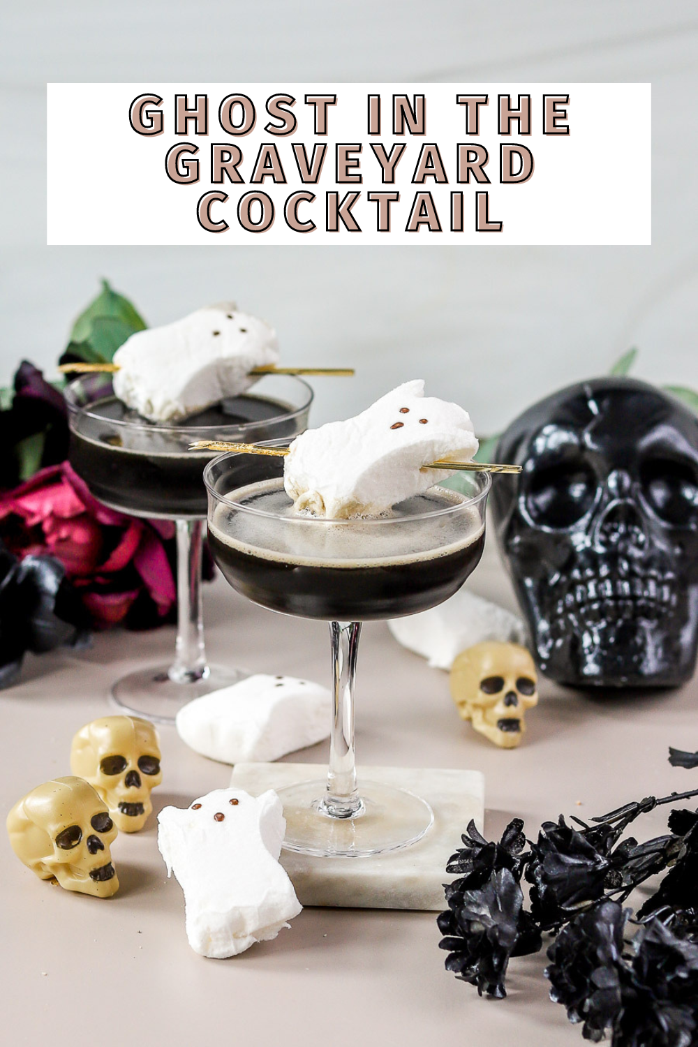 ghost in the graveyard cocktail is so perfect for halloween.