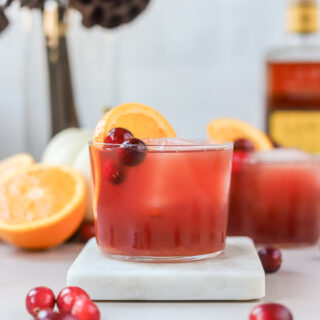 this bourbon cranberry cocktail is the perfect cranberry cocktail.