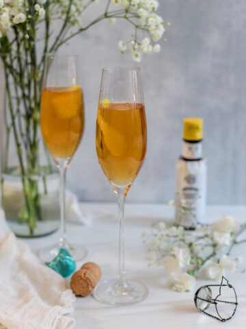 chicago cocktail recipe served in a champagne flute.