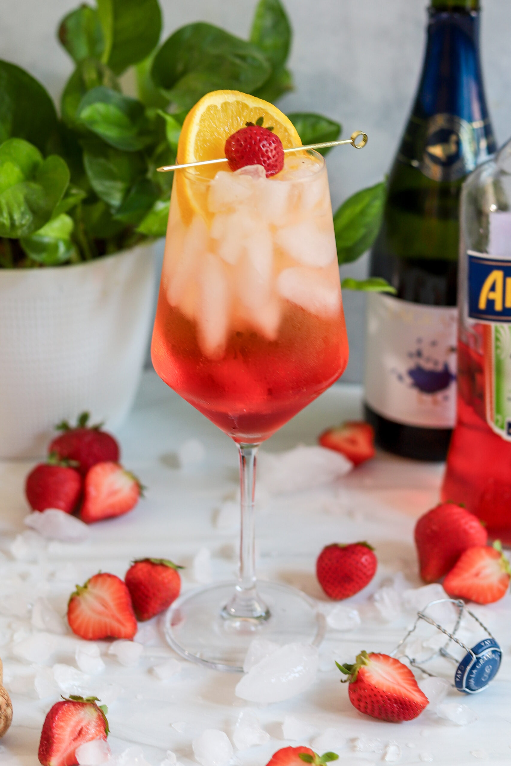 strawberry aperol spritz