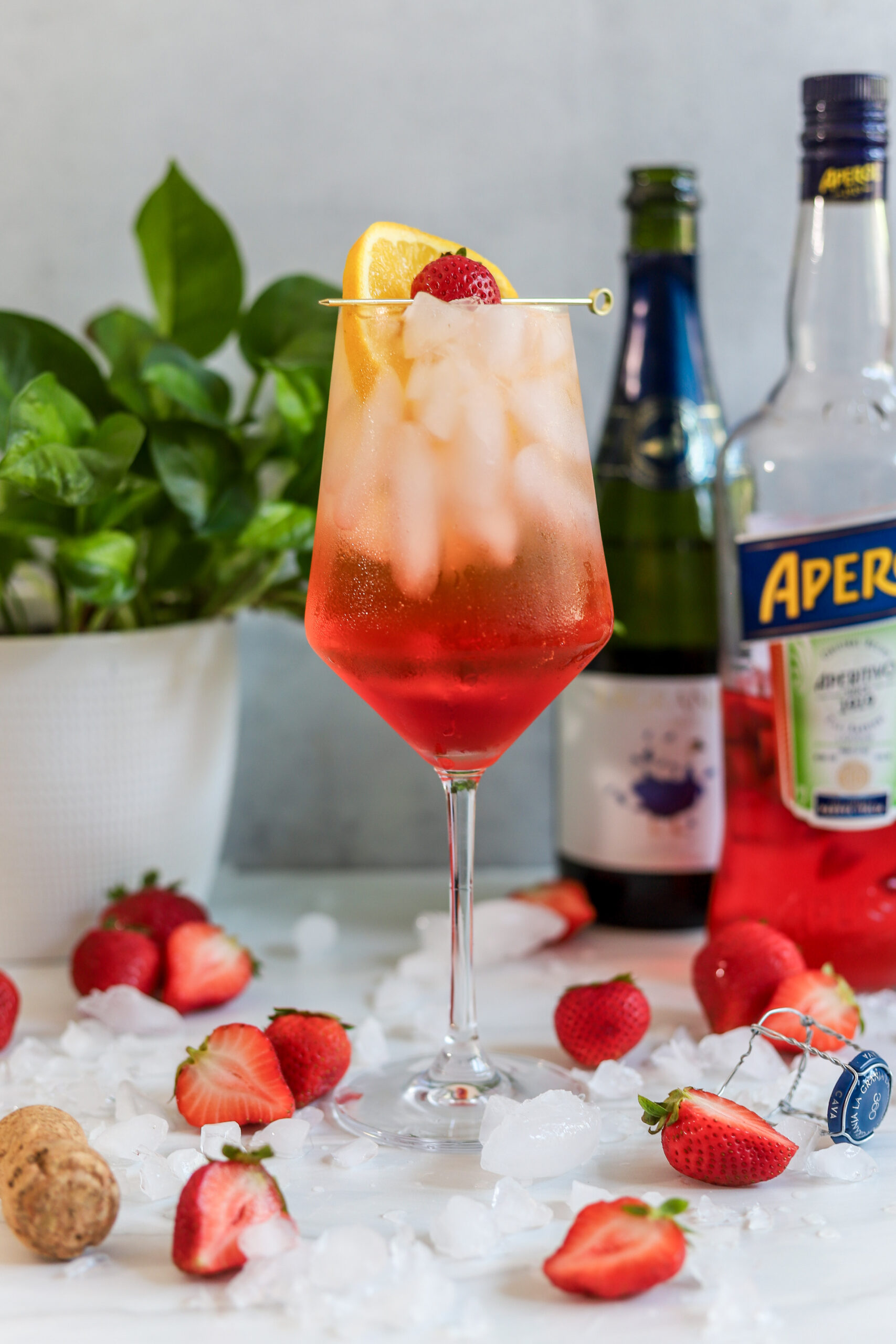 strawberry aperol spritz