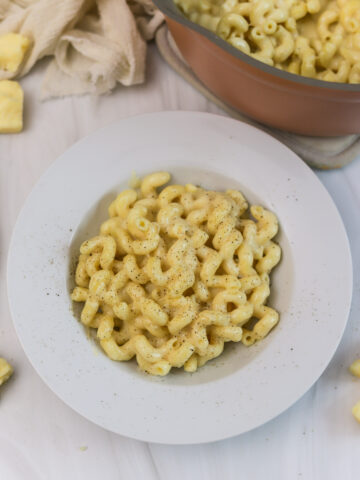 white cheddar mac and cheese