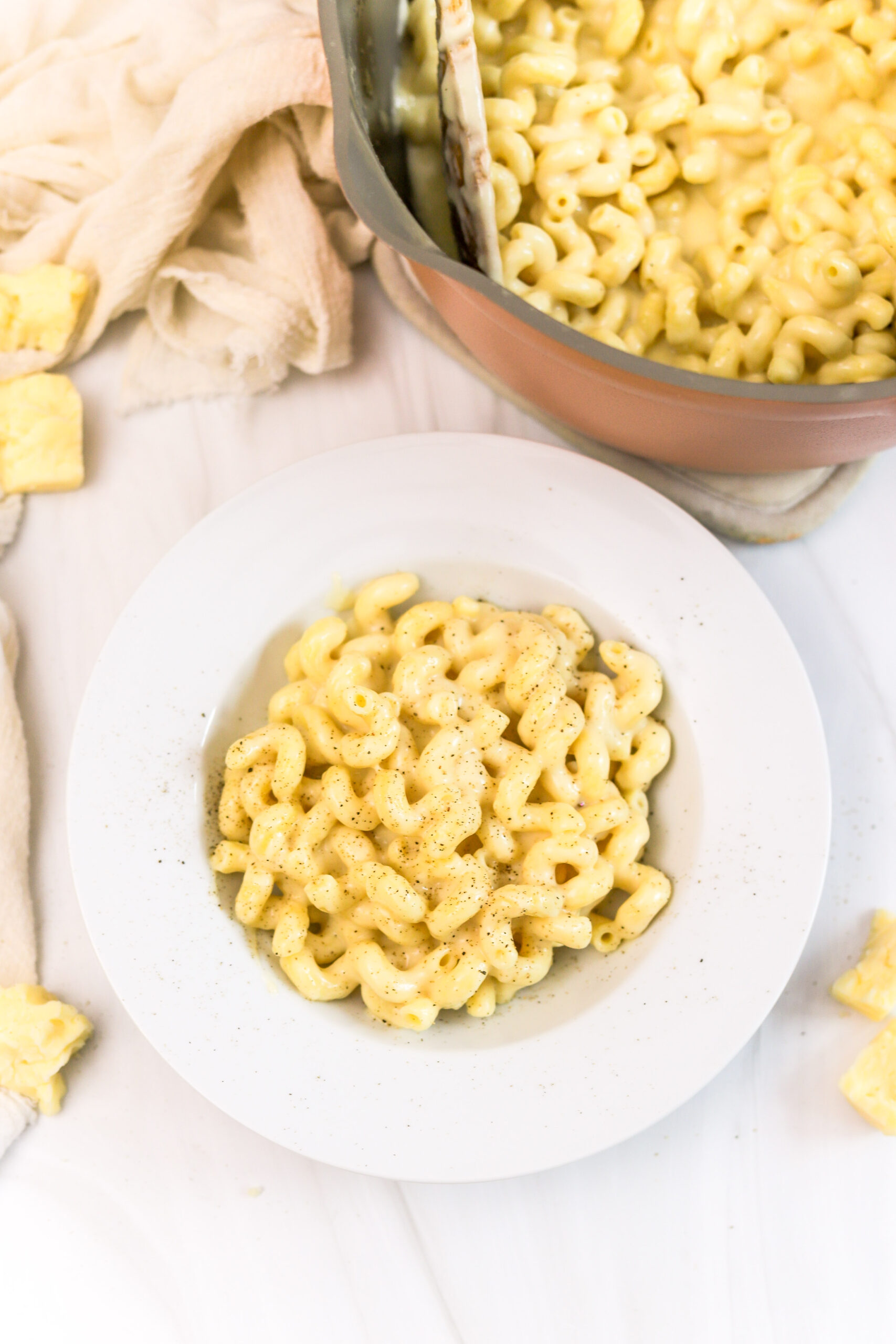 white cheddar mac n cheese